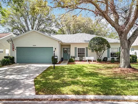 25239 River Crest Dr, Leesburg, FL 34748