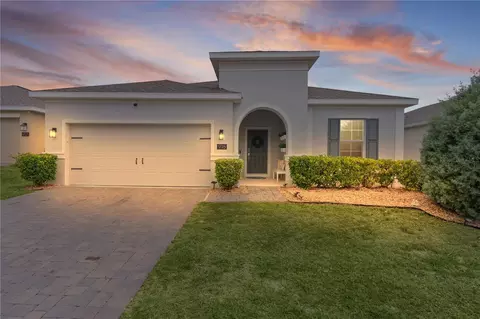 916 Carmillion Ct, Groveland, FL 34736