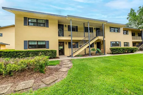 110 N Tremain St #205, Mount Dora, FL 32757