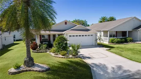 2186 Quinn Ln, The Villages, FL 32162
