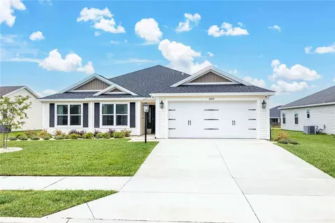 3273 Dzuro Dr, Oxford, FL 34484