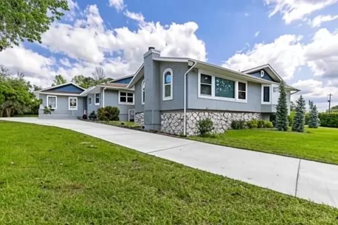 11619 Lane Park Rd, Tavares, FL 32778