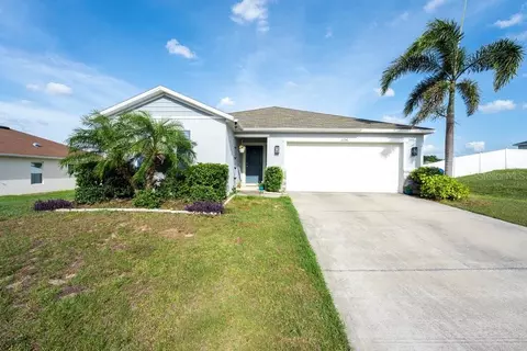 2256 Gladiolus Ln, Mascotte, FL 34753
