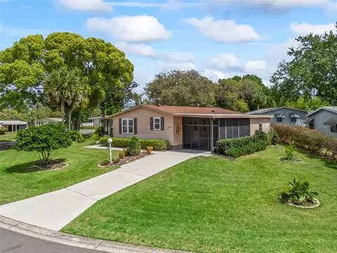 1003 Parker Pl, Lady Lake, FL 32159