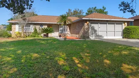 36545 Scottsdale Dr, Grand Island, FL 32735