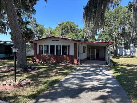 5550 Lansing Dr, Wildwood, FL 34785