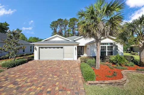 10282 Julia Isles Ave, Oxford, FL 34484