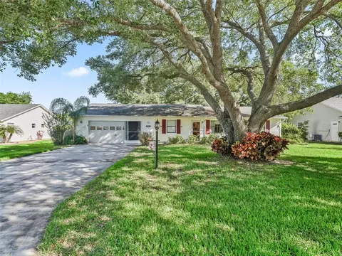 2401 Greenlaw Ct, Leesburg, FL 34788
