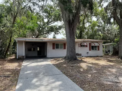 1112 Oak Dr, Leesburg, FL 34748