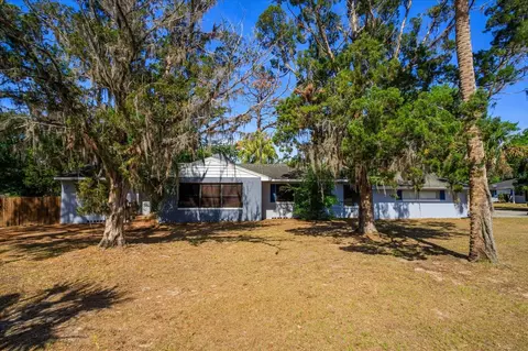 201 S Lone Oak Dr, Leesburg, FL 34748