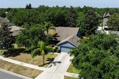 4660 Treasure Cay Rd, Tavares, FL 32778