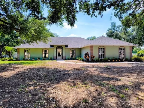 410 Oak View Dr, Tavares, FL 32778
