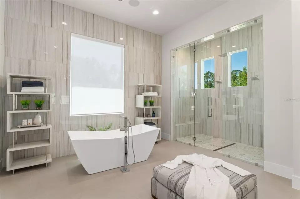 Bath - 15500 Pendio Dr, Montverde, FL 34756 photo 6 of 11
