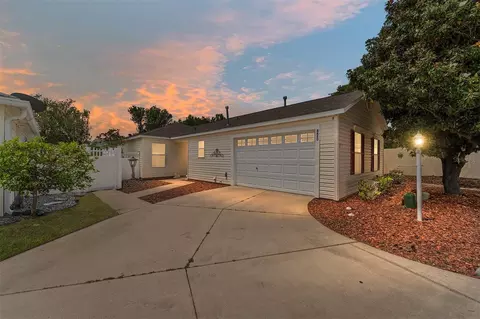 8450 SE 177th Roleson Ln, The Villages, FL 32162