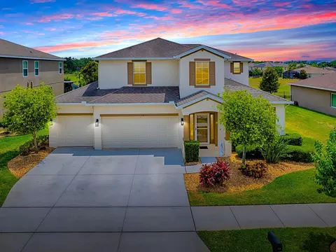 718 Lake Douglas Dr, Groveland, FL 34736