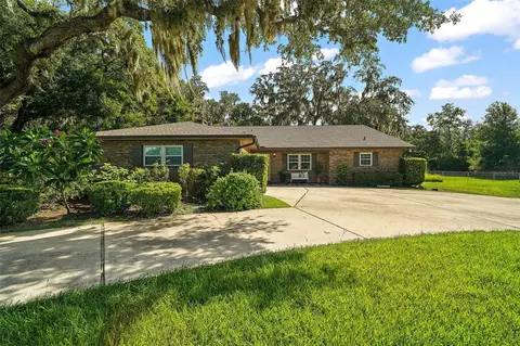 32132 Hickory Ln, Sorrento, FL 32776