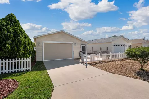 1622 Navidad St, The Villages, FL 32162