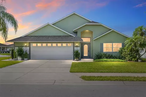 2750 Coral Reef Way, Tavares, FL 32778