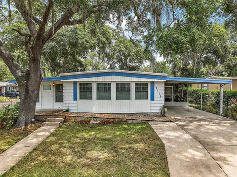 2110 Oak Cir, Mount Dora, FL 32757