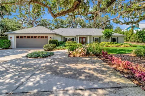 1341 W Lakeshore Dr, Clermont, FL 34711