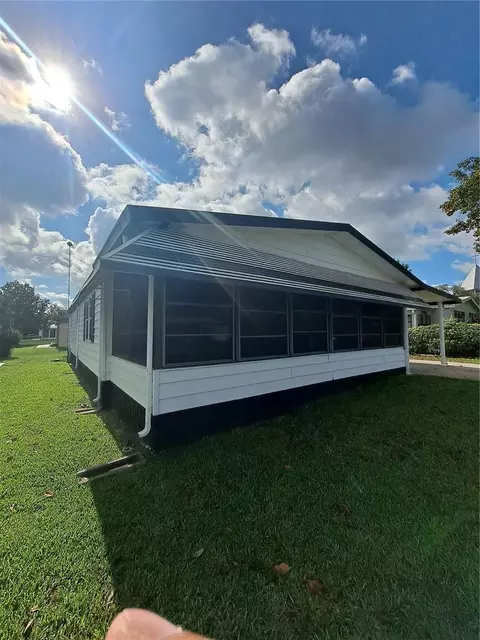 1005 Matthew Ave, Lady Lake, FL 32159