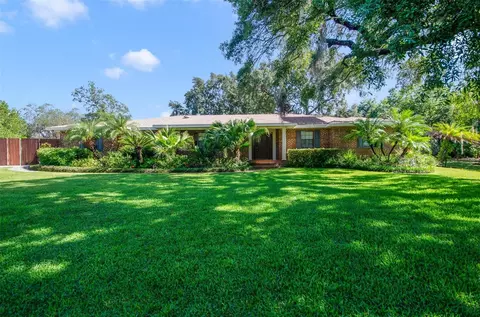15935 J And J Dr, Tavares, FL 32778