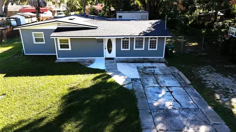 705 Poinsettia Ave, Fruitland Park, FL 34731