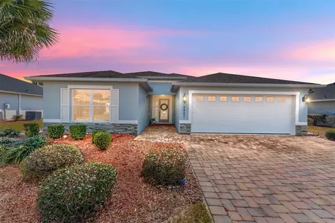 4987 Belted Kingfisher Dr, Oxford, FL 34484
