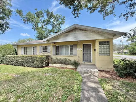 2237 Washington Rd, Mount Dora, FL 32757
