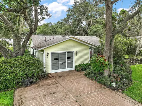24 Brigadoon Cir, Leesburg, FL 34788