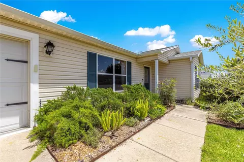 1224 Ballesteros Dr, The Villages, FL 32162