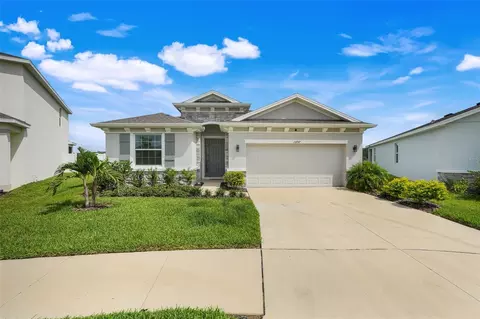 13797 Wineberry Dr, Dade City, FL 33525