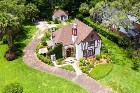 9233 Silver Lake Dr, Leesburg, FL 34788