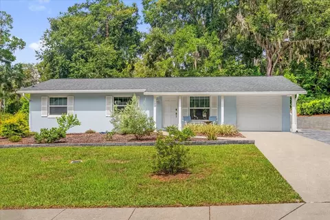 123 N Clayton St, Mount Dora, FL 32757