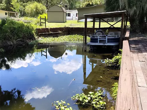 52 Outlet Dr, Lake Panasoffkee, FL 33538