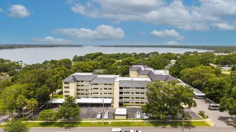 101 N Grandview St #205, Mount Dora, FL 32757