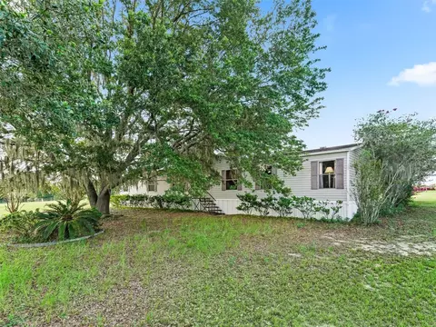 17260 SE 55th Pl, Ocklawaha, FL 32179