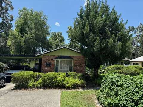 1004 E 9th Ave, Mount Dora, FL 32757