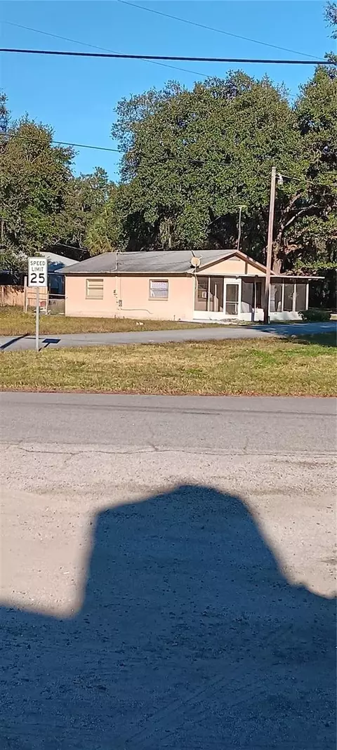 4702 Cr 304, Lake Panasoffkee, FL 33538