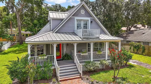 824 Michigan St, Mount Dora, FL 32757