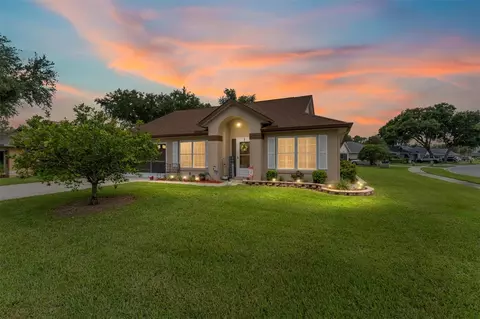 2121 Vindale Rd, Tavares, FL 32778
