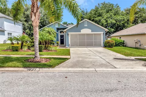 2305 Foxtree Rd, Tavares, FL 32778