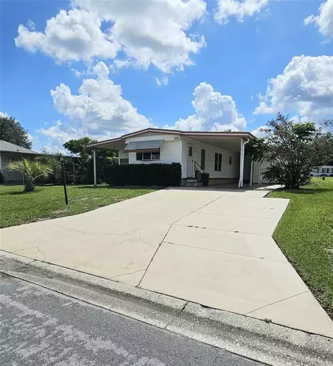 908 Silver Oak Ave, Lady Lake, FL 32159