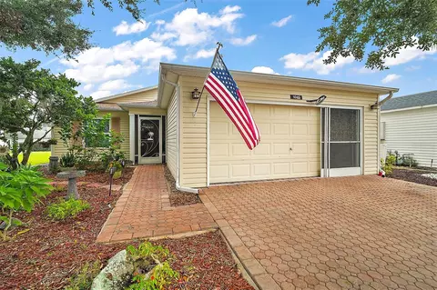 1045 Meadowbend Dr, Leesburg, FL 34748