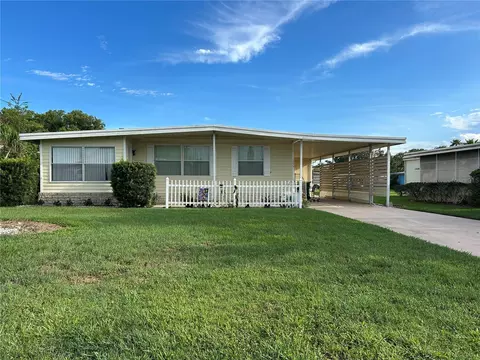 1353 Windsor St, Tavares, FL 32778