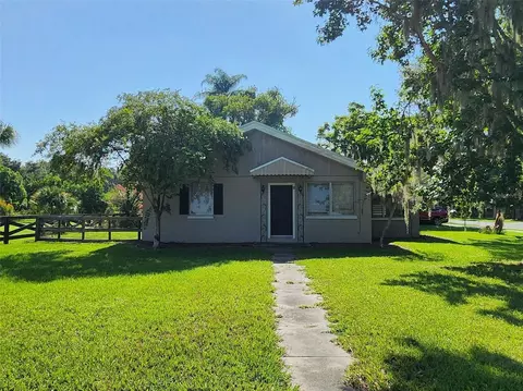 10 N Trowell Ave, Umatilla, FL 32784