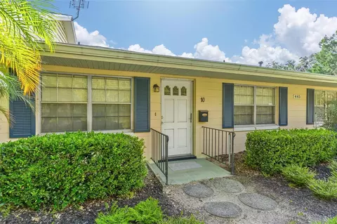 445 S Grandview St #10, Mount Dora, FL 32757