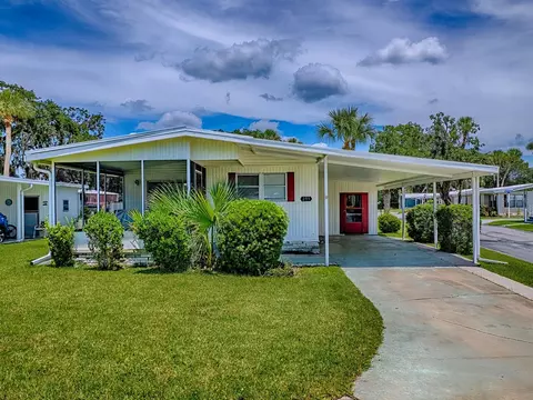 299 Country Club Blvd, Eustis, FL 32726