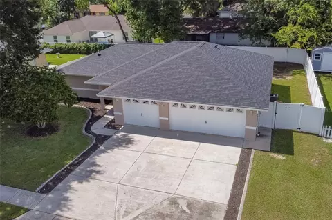 810 Ridge Ave, Wildwood, FL 34785