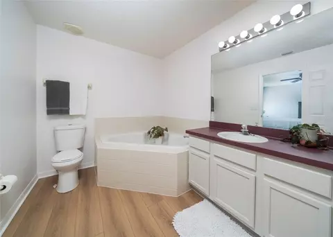 Bath - 5041 Pine Needle Dr, Mascotte, FL 34753 photo 3 of 4